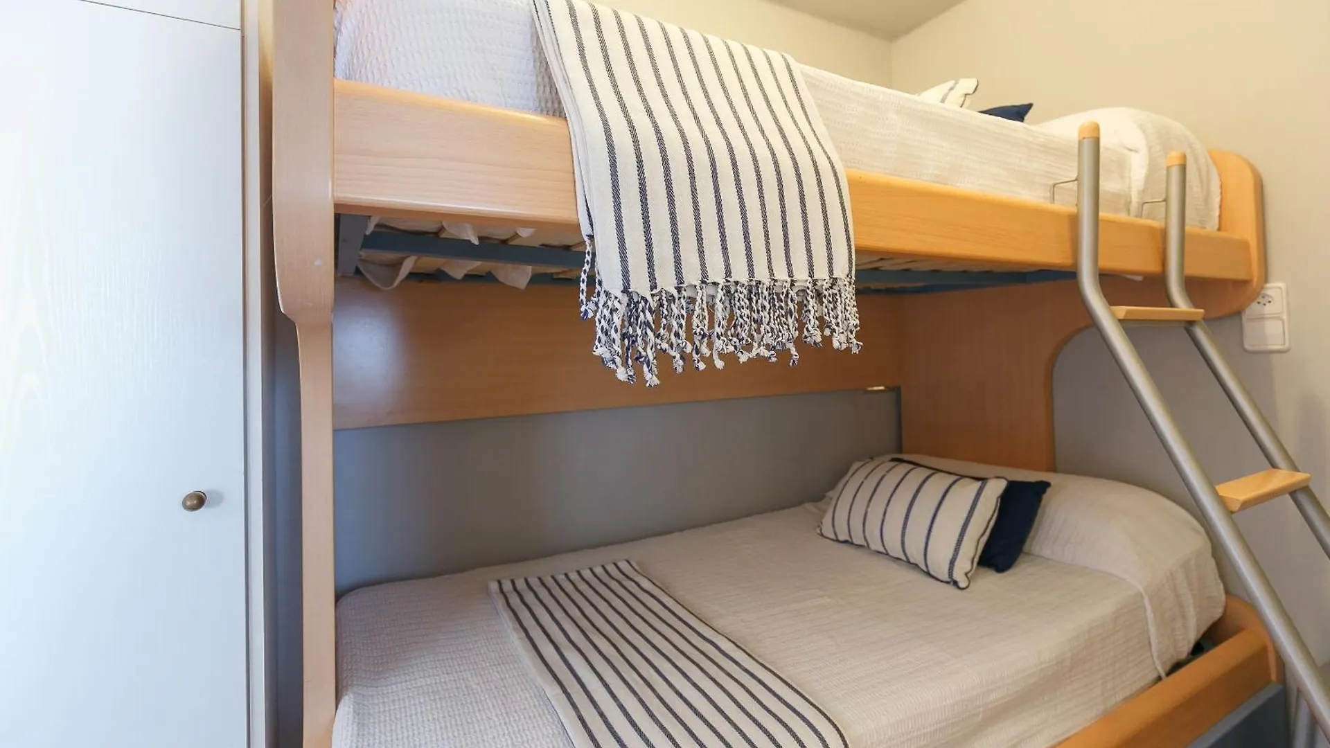 Uhc Gisamar Apartments Salou